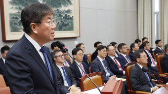 대통령실 예산 놓고 여 “특활비 역대최저” 야 “R&D 깎고 비서실 예산 올려”