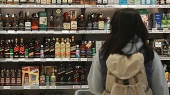 중국, ‘EU산 브랜디’ 반덤핑 조사…전기차 보조금 제외 보복?