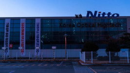 ‘한국옵티칼’ 노동자 2명, 고용승계 요구 고공농성 돌입