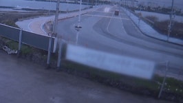 ‘쾅쾅쾅’…만취 운전자, 단속 피해 달아나다 식당으로 돌진