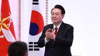 윤 대통령, 장군 진급자에게 ‘삼정검’ 수여…‘더 큰 책임감’ 당부