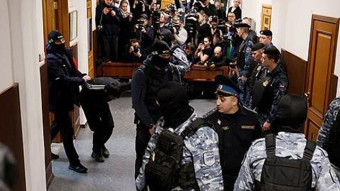 러시아 법원, 모스크바 테러 피의자 4명에 ‘2개월 구금’ 명령