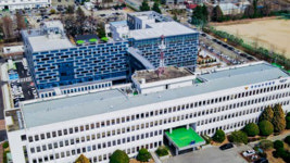 ‘보조금 횡령·자녀 성적 조작’ 경남 진주 한 중학교 전 교장 구속