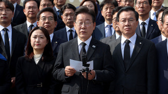 이재명 “윤 대통령과 당연히 대화해야…조국과도 소통 중”