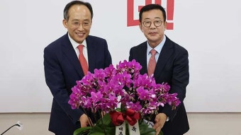 윤 대통령, 추경호에 축하 난 “경제 중요 시점”…추 “당 목소리 가감 없이 전달”