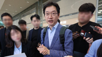 ‘친문 적자’ 김경수 “현실 정치 언급 부적절…문재인 전 대통령 찾아뵐 것”
