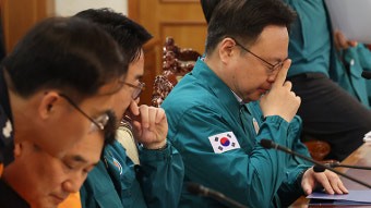 정부 “휴진 전제로 정책요구 안 돼”…의협 “휴진 계획대로 진행”