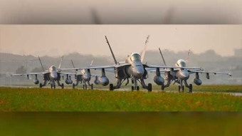 미 해병대 F/A-18 슈퍼호넷 전투기 수원기지 전개