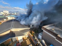 전남 구례서 교회 화재…건물 3개 동 불에 타