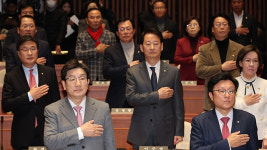 “김상욱 정치 잘못 배워”·“인신 모독”…국민의힘 의총서 설전