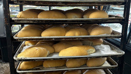 CNN “미국에서 계란값 급등하자 제과 가격 인상 도미노”