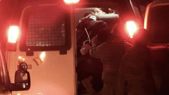 아카데미상 팔레스타인 감독 집단 구타당해…“이스라엘군이 끌고 가”