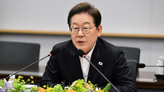 이재명, ‘경청’ 컨셉으로 민생 행보…직장인 간담회 첫 일정