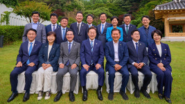이재명 대통령, 민주당 지도부와 만찬 “국민 기대에 부응해야”