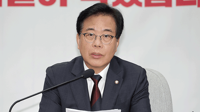 여야 정치인들 간 악수 거부 논란, 국민 간 대립 증폭하여 부정적 영향 우려