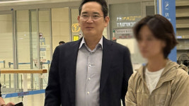 이재용, 한미회담 사절단 일정 마치고 귀국…“열심히 해야죠”