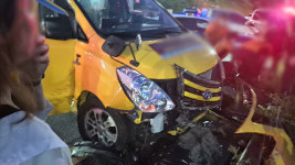 ‘학원 승합차’ 추돌사고로 2명 부상…“저혈당 쇼크 추정”