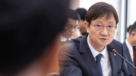 이찬진 금감원장, 2주택 논란에 “1채 곧 자녀에게 양도”