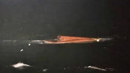 신안 흑산도 앞바다서 어선 전복…8명 구조