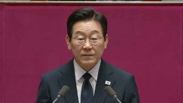 [속보]  이 대통령 “한반도 평화 정착 위해 최선…긴장 완화 노력 지속”
