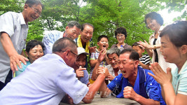 고령화 북한, 평양 신도시 곳곳 ‘노인건강원’ 운영