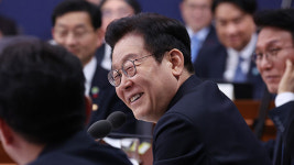 이 대통령 “국내 주식시장에 대한 불신, 외환에까지 영향…주가조작은 패가망신”