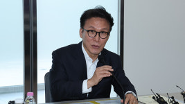 신안 태양광 발전소 방문한 김 총리 “에너지 대전환 선도 모델”