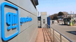 한국GM “세종물류센터 불법점거로 피해” 노조 “고용 승계해야”