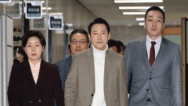 국힘 의총서 ‘장동혁 거취’ 충돌 전망…1차 영입인사 발표