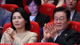 이 대통령 부부, 대학로서 뮤지컬 관람…‘문화가 있는 날’ 확대 홍보