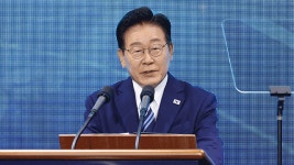 이 대통령, 부산 남항시장 찾아…연이틀 현장 행보
