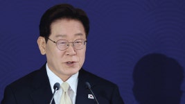 이 대통령 “6·10 ‘국민주권’ 발현된 날…국민 늘 최우선에 둘 것”