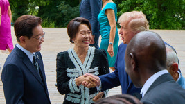 이 대통령, G7 공식만찬 참석…“트럼프 옆자리서 상호관심사 논의”