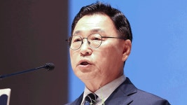 정근식 교육감 “배재고 부적절한 응원, 고개 숙여 사과”