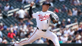 고우석, MLB 데뷔하며 꿈 이뤄…1이닝 1실점