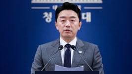 강훈식 청와대 비서실장, 카타르 전 국왕 조문특사로 출국