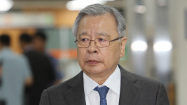 ‘대장동 일당 3억 수수’ 박영수 전 특검 항소심 징역 12년 구형