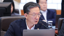 정성호 “오래 전부터 청와대 참모 통해 사의 표명”