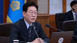 이 대통령, ‘명예훼손 혐의’ 유시민 처벌 불원 의사 경찰에 전달