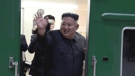 김정은, ‘중국 서열 4위’ 왕후닝과 단둥서 회담…“중국 지원에 감사…협력 확대할 것”