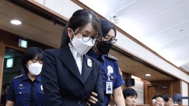 [단독] 김건희 측 “추가 구속은 별건 구속”…대법, 오늘 추가 구속영장 심문