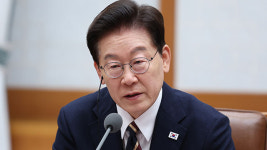 이 대통령 “링거 맞고 코피 터지는 해외순방”…야당 지적에 반박