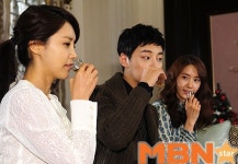 채정안-윤시윤-윤아 `진짜 마셔야 하나?` [MBN포토]