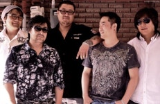 밴드 사이사육(4246), 영화 블랙아이돌스에 가세