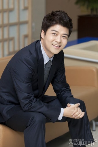 KBS 월드컵 중계에 전현무 고려…아나운서 노조 
