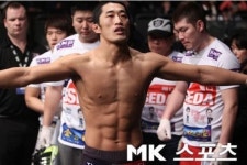 김동현, 우들리에 충격적인 TKO패…1라운드 1분1초만에