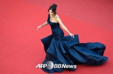 에바 롱고리아, 쪽빛 물결 ‘넘실넘실’ [MBN포토]