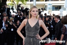 릴리 도날슨, 등장만으로 ‘런웨이’ 방불케 하네 [MBN포토]