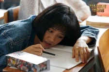 ‘응답하라 1988’ 혜리, 단발머리에 청재킷까지…80년대 감성이 ‘물씬’