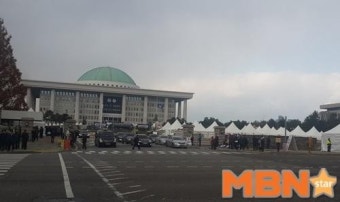 김수한 전 국회의장, 故 김영삼 추도사 “민주화 결정적 전환점”